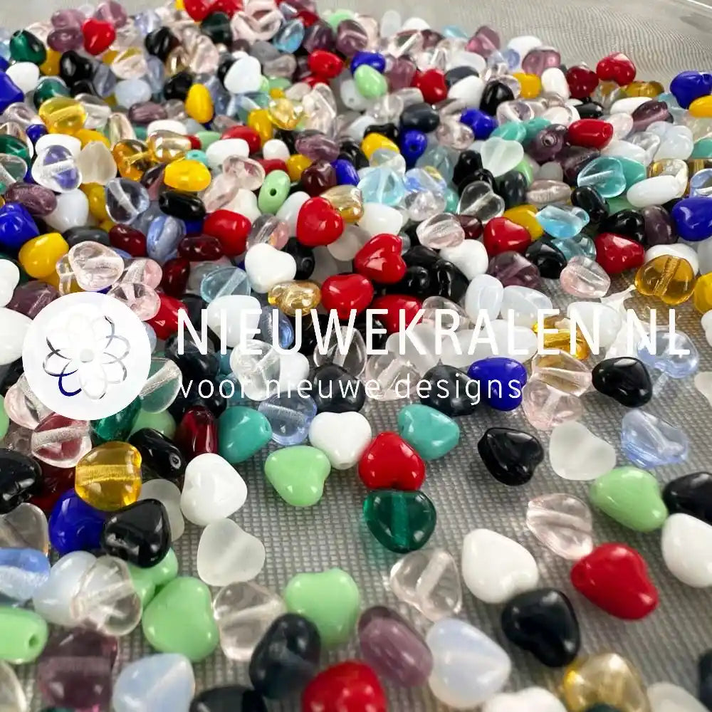 Hartjes kralen 6mm inspiratie mix van verschillende kleuren voor het maken van sieraden. Kralen mix hartjes glaskralen.