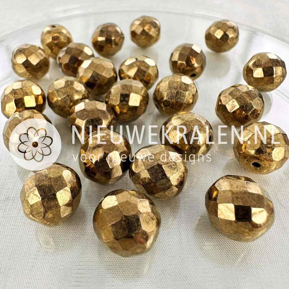 Tsjechische facet kralen 12 mm antiek goud – Fire Polished glaskralen van Preciosa in een opaque vintage metallic afwerking.