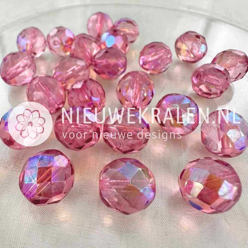 Tsjechische facet kralen 12 mm licht indian pink ab – Fire Polished glaskralen van Preciosa met ab-coating in lichtroze.