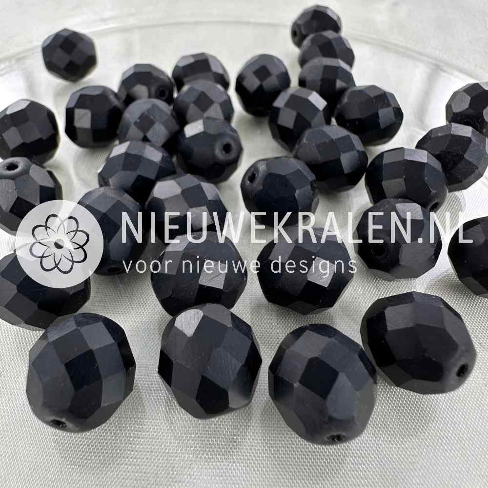 Tsjechische facet kralen 12 mat zwart – Fire Polished glaskralen van Preciosa met schitterende glans in matte afwerking.