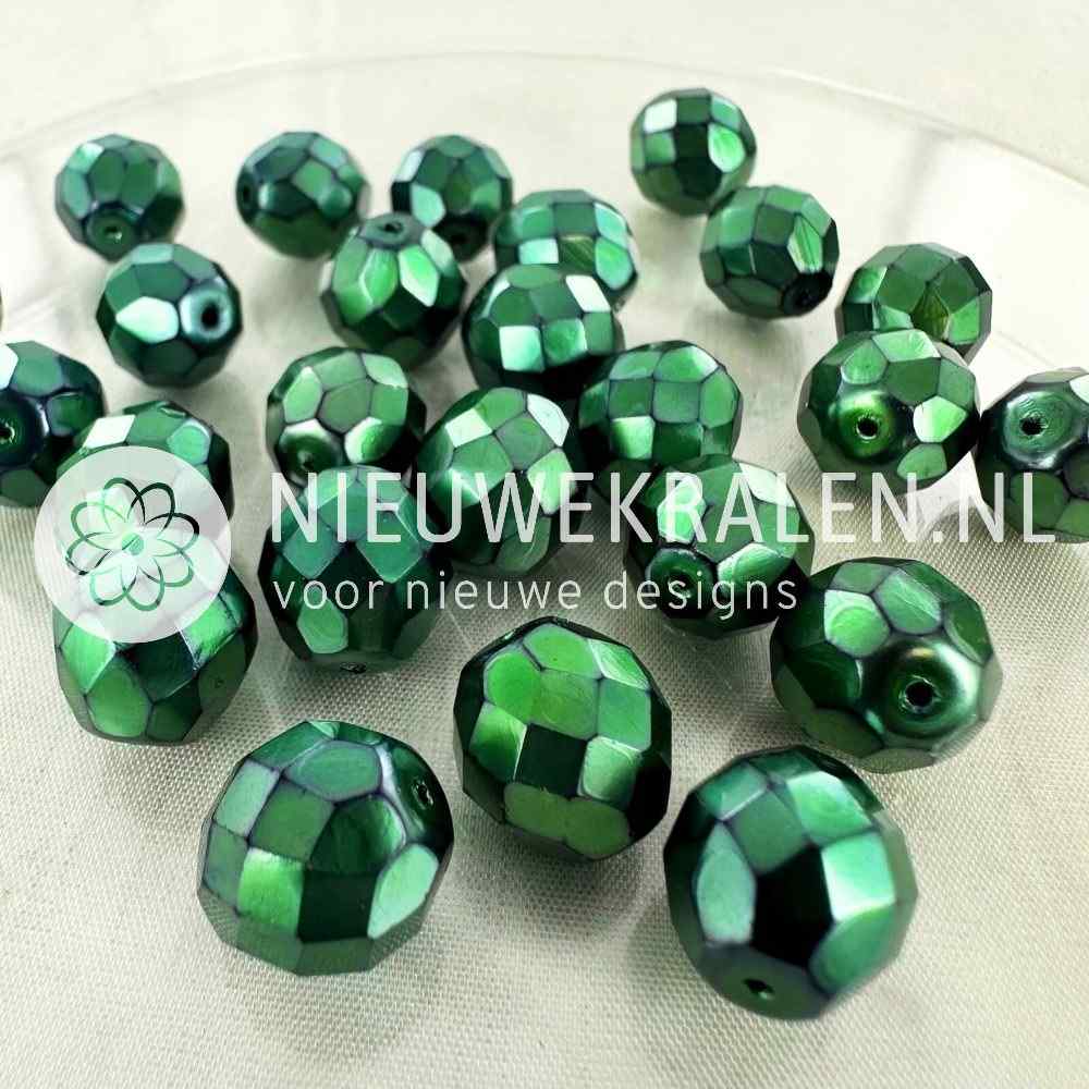 Tsjechische facet kralen 12 metallic groen – Fire Polished glaskralen van Preciosa met schitterende glans.