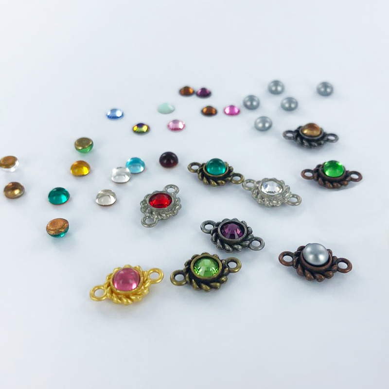 Cabochon glas paars 4mm per 2 stuks