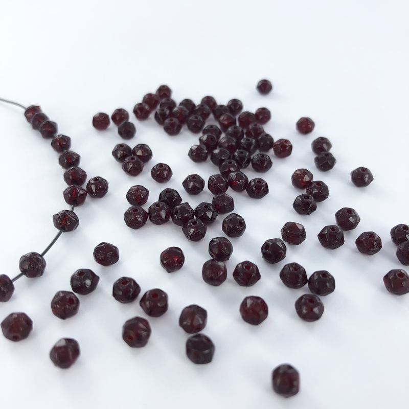 Half facet kralen 5mm rond glas bordeaux donker rood per 30 stuks