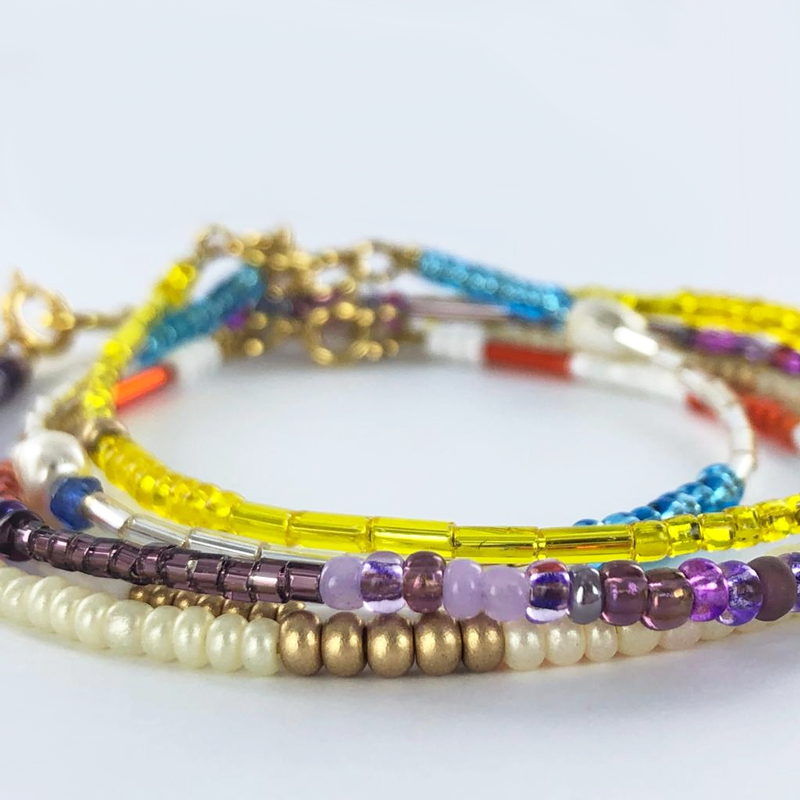 Staafjes kralen bugle beads 5mm blauw per 5 gram