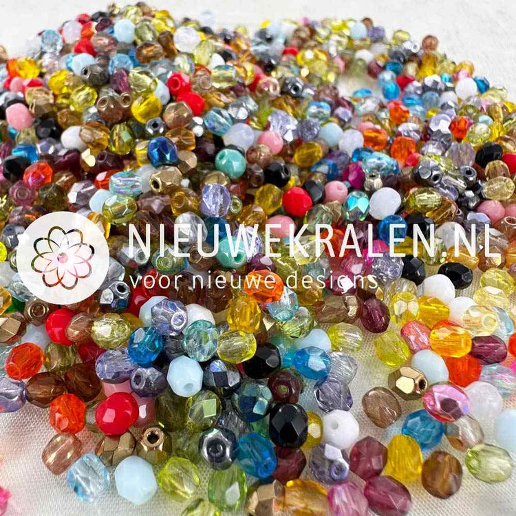 Tsjechische facet kralen 4 mm – Fire Polished kralen van Preciosa, mix van kleuren en afwerkingen. Luxe Tsjechische glaskralen met schitterende glans.