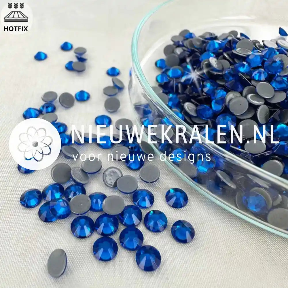 First Choice Flatback Stones Hotfix SS20 Capri Blue. Plaksteentjes, strass stenen met lijmlaag.