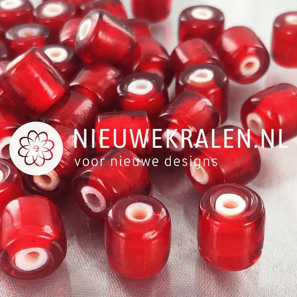 Ingi boka kralen cilinder 9mm rood met witte binnenkant voor het maken van Surinaamse sieraden.