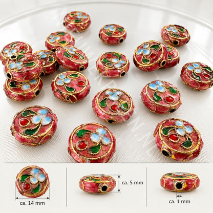 Antiek roze plat-ronde cloisonné kralen van 14 mm met bloemmotief in wit, rood, groen en blauwe emaille en goudkleurig draadwerk.