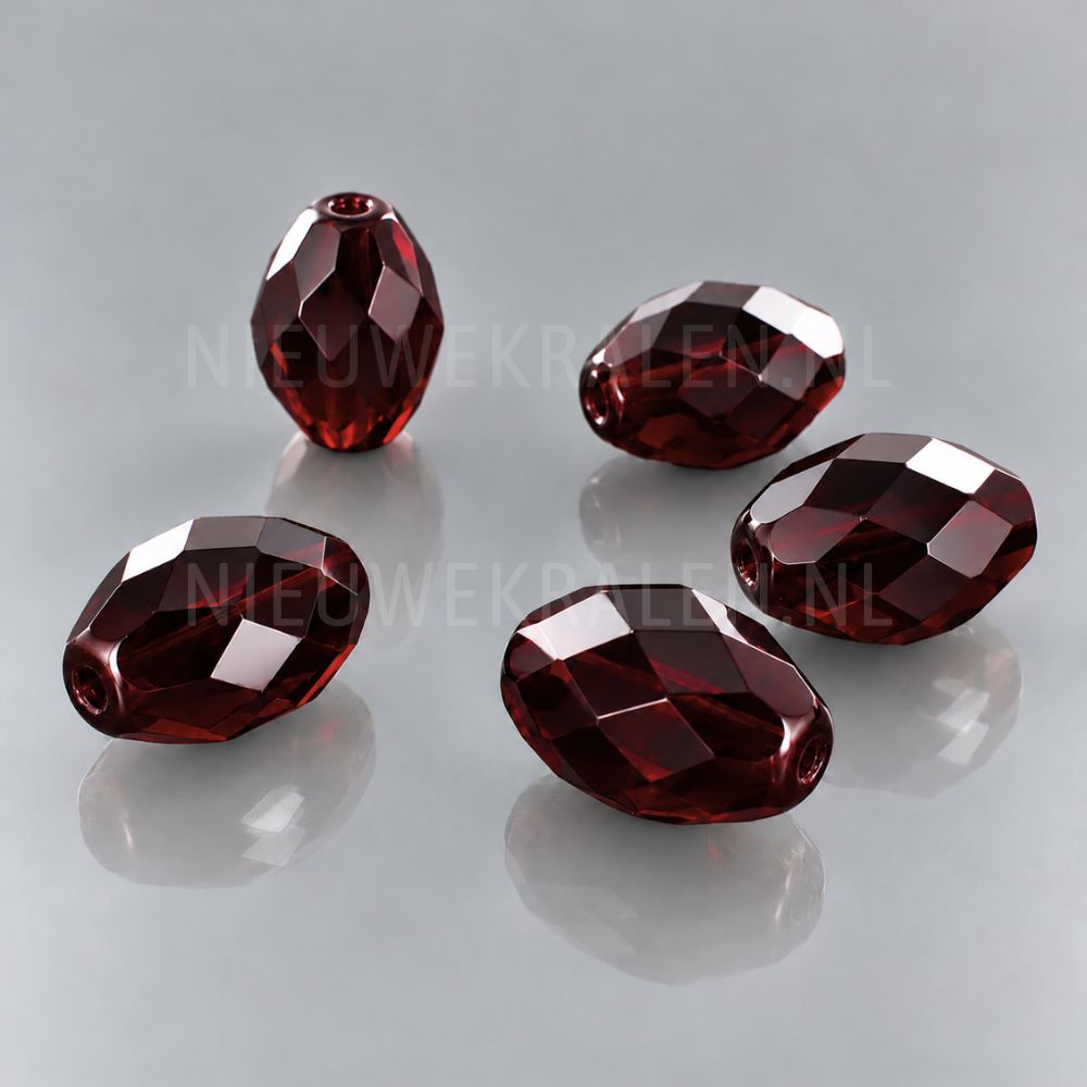 Fire Polished facet kralen ovaal 14 mm x 9 mm bordeaux rood van Preciosa uit Tsjechië