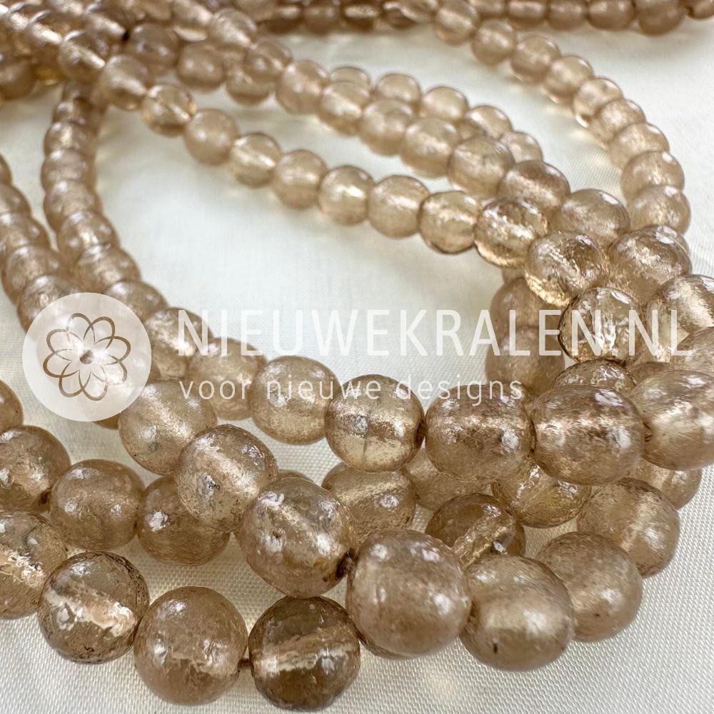 Glaskralen rond beige mat/glans 8 mm met karakteristieke afwerking