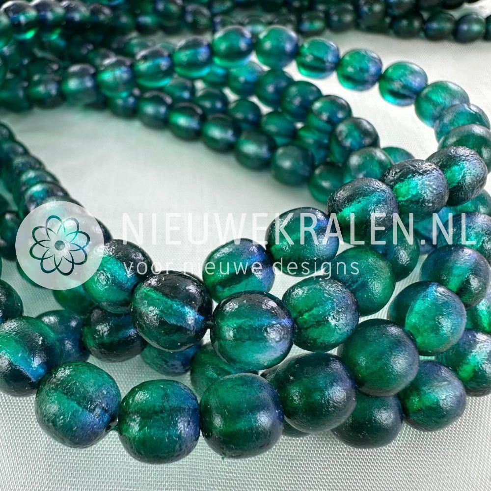 Glaskralen rond blauwgroen mat/glans 8 mm met karakteristieke afwerking