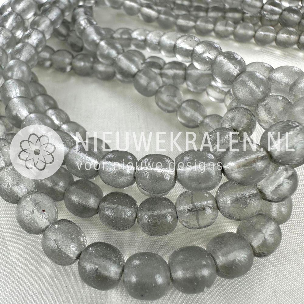 Glaskralen rond zilvergrijs mat/glans 8 mm met karakteristieke afwerking