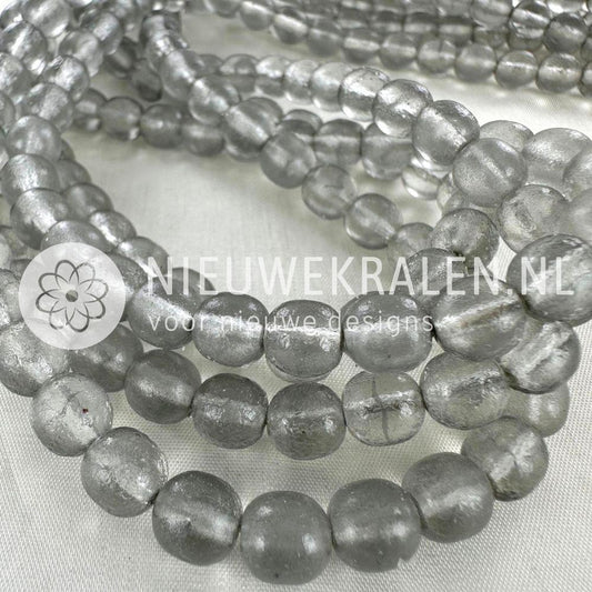 Glaskralen rond zilvergrijs mat/glans 8 mm met karakteristieke afwerking