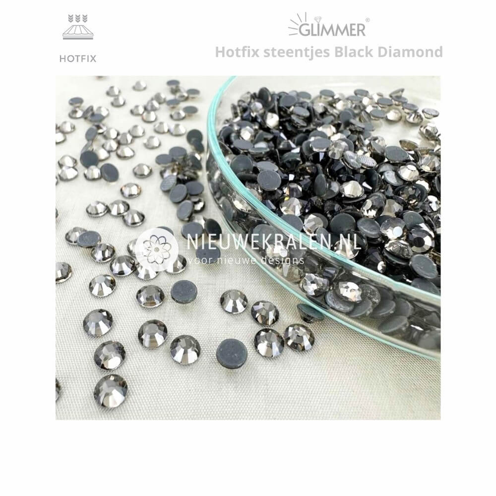 Glimmer hotfix steentjes SS20 in de kleur Black Diamond met vaste lijmlaag