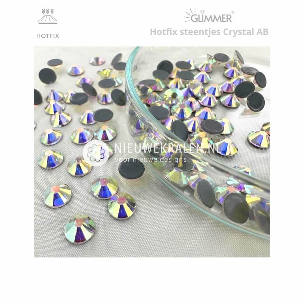 Glimmer hotfix steentjes SS34 in de kleur Crystal AB met vaste lijmlaag