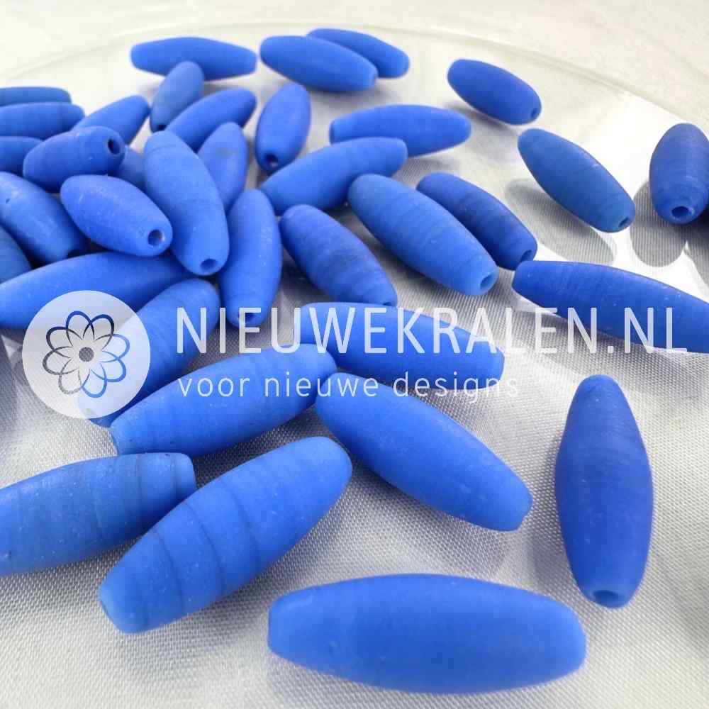 Handgemaakte glaskralen ovaal mat blauw 22×8mm – uniek en ambachtelijk