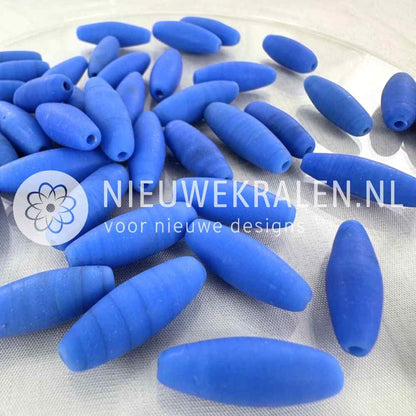 Handgemaakte glaskralen ovaal mat blauw 22×8mm – uniek en ambachtelijk