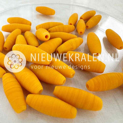 Handgemaakte glaskralen ovaal mat geel 22×8mm – uniek en ambachtelijk
