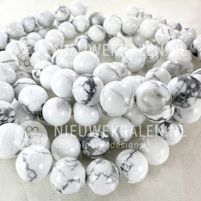 Howliet natuursteen kralen rond 8 mm met witte en grijze kleurnuances