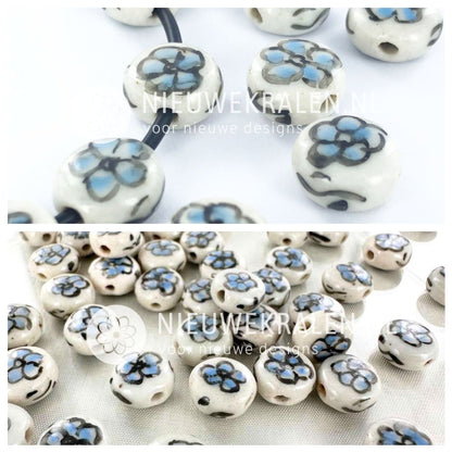 Keramiek kralen met bloemen rond plat wit blauw 10x5 mm losse kralen en geregen op zwart koord