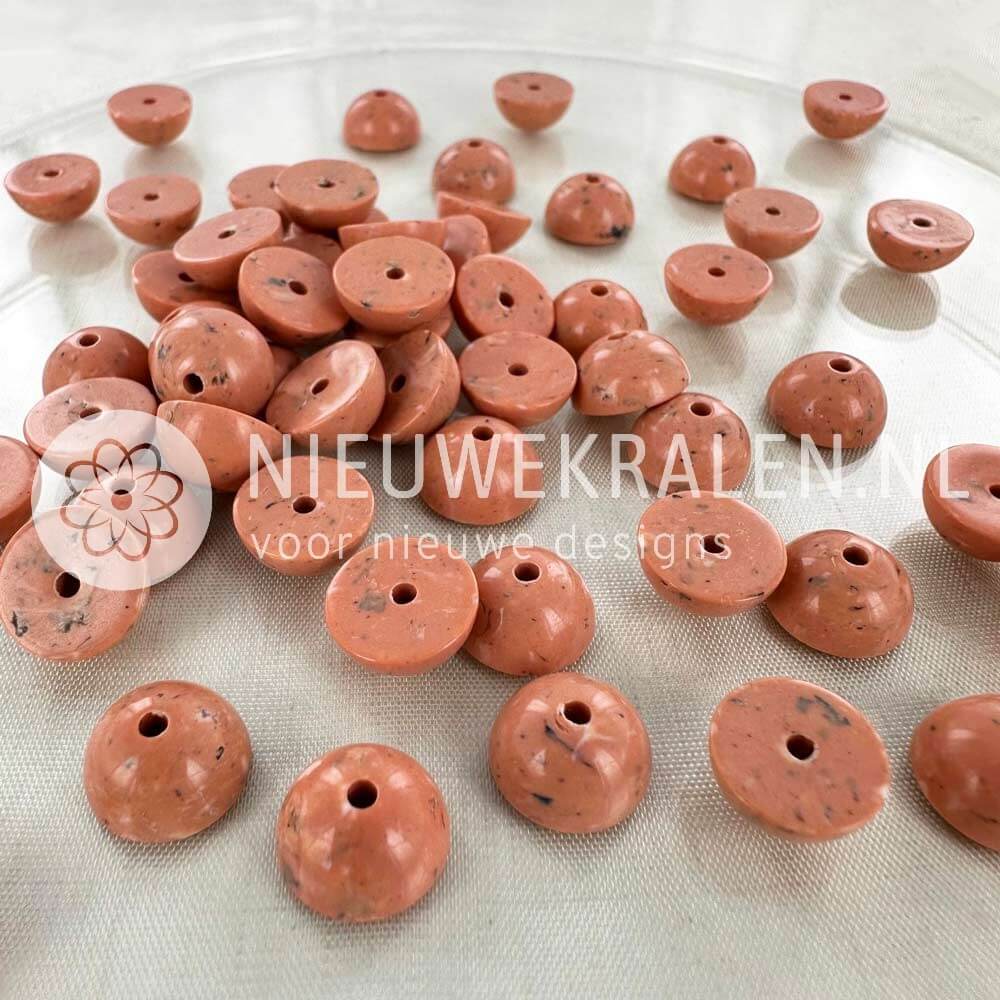 Halve Italiaanse kunststof kralen van 10 mm in een marmer antiek roze kleur