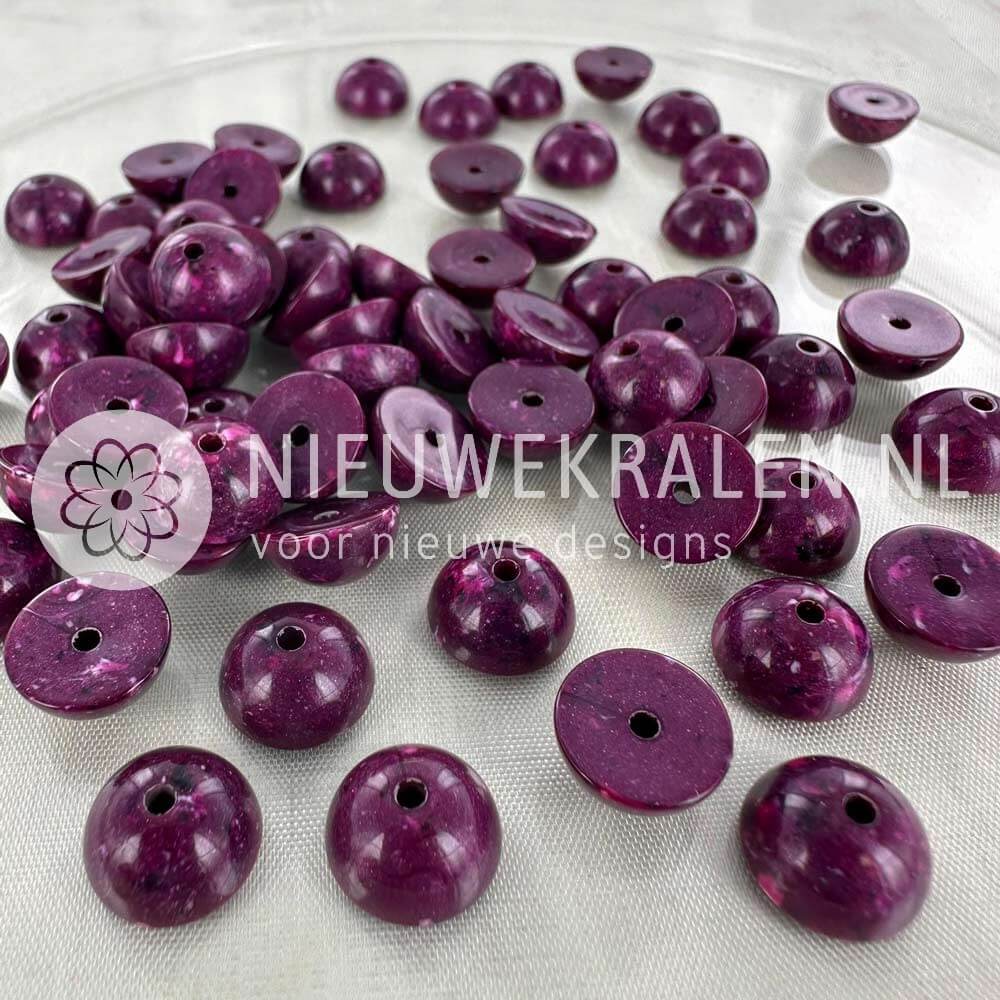 Halve Italiaanse kunststof kralen van 10 mm in marmer paarse kleur