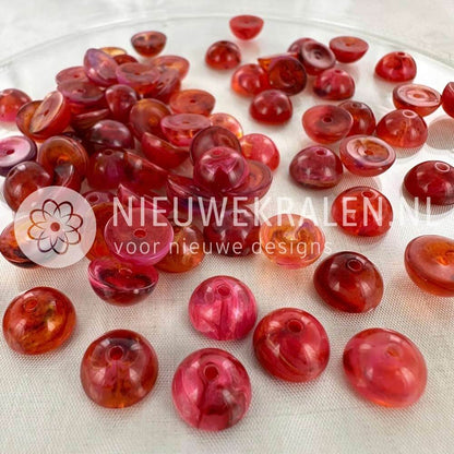 Halve Italiaanse kunststof kralen van 10 mm in een marmer roze bruine kleur