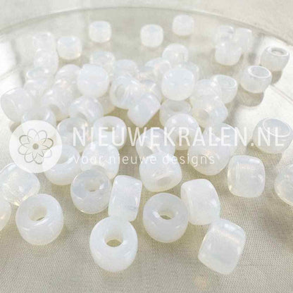 Pony Beads 9mm smokey wit – semi transparant smokey witte Tsjechische glaskralen met groot rijggat