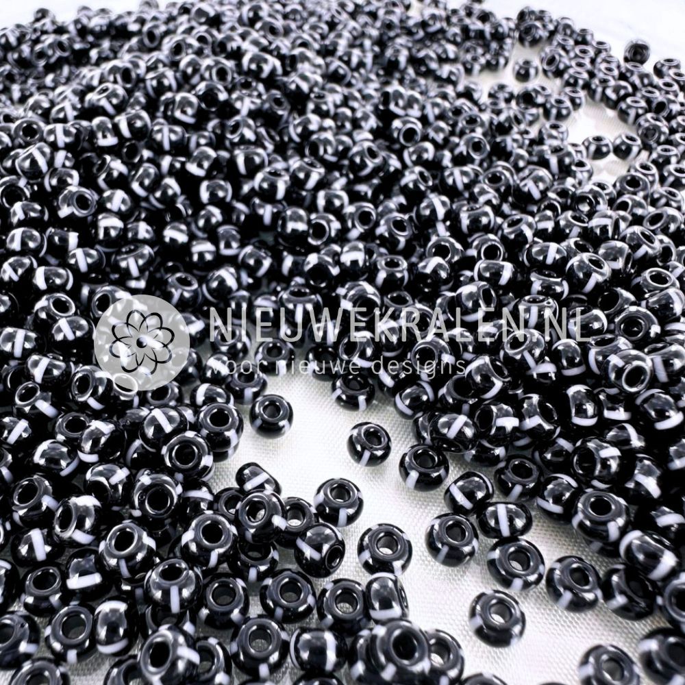Preciosa gestreepte rocailles 6/0 (4 mm) zwart wit (per 5 gram)