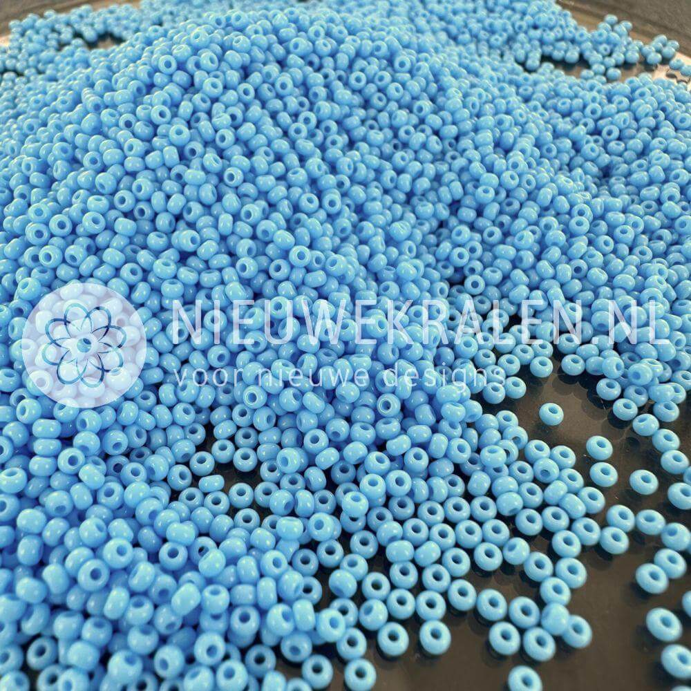 Preciosa rocailles 11/0 opaque light blue 2 mm Tsjechische glaskralen