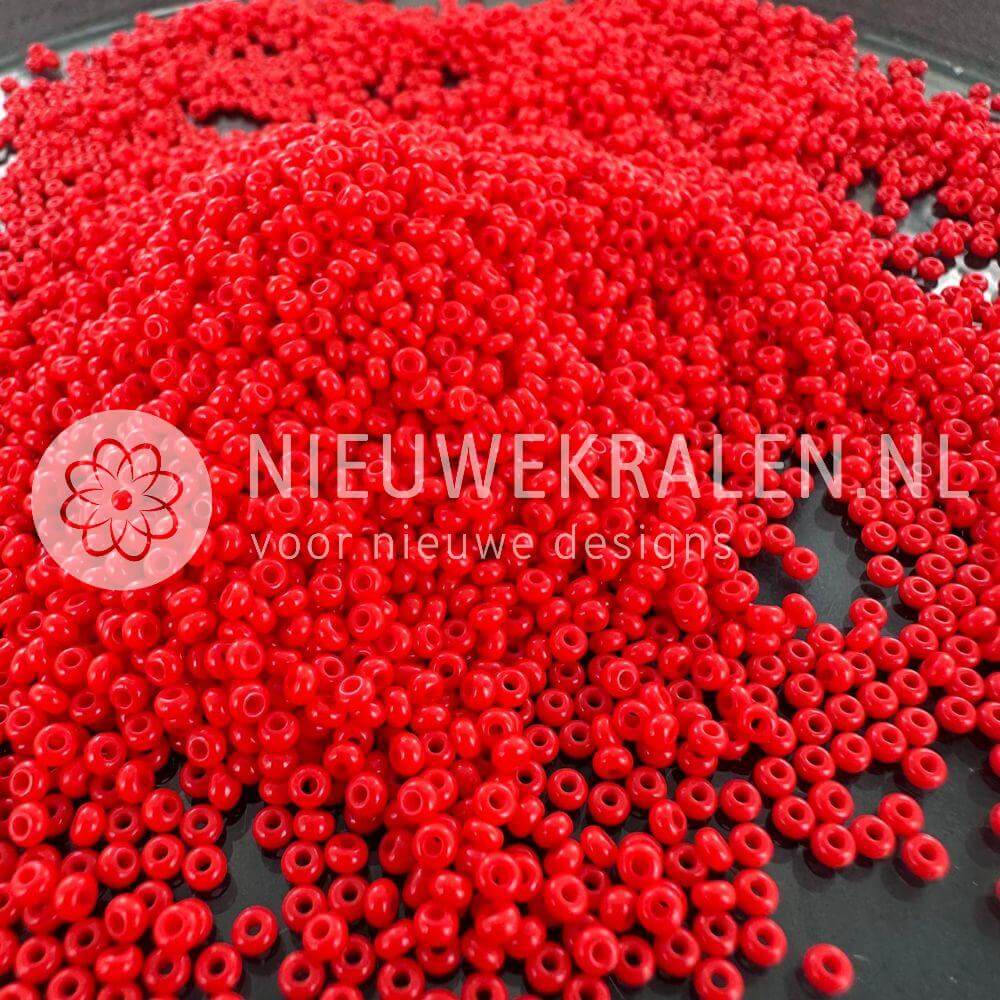 Preciosa rocailles 11/0 opaque red coral 2 mm Tsjechische glaskralen