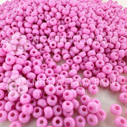 Preciosa rocailles 6/0 Bright Pink (03192) – roze Tsjechische seed beads en borduurkralen van ca. 4 mm