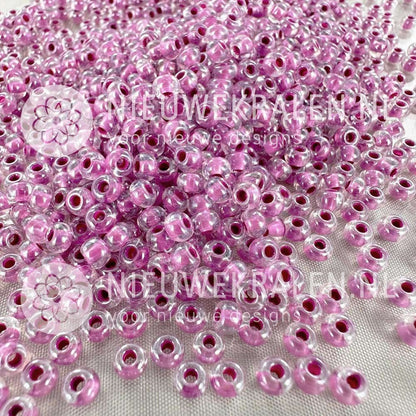 Preciosa rocailles 6/0 Crystal Colour Lined Violet (38625) – transparante Tsjechische seed beads van ca. 4 mm met lila kern/lining