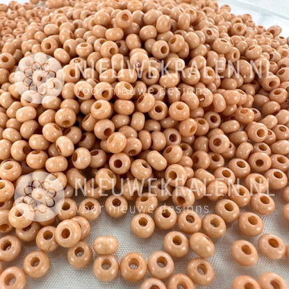 Preciosa rocailles 6/0 Natural Brown (03611) – Tsjechische seed beads en borduurkralen in een bruine kleur van ca. 4 mm