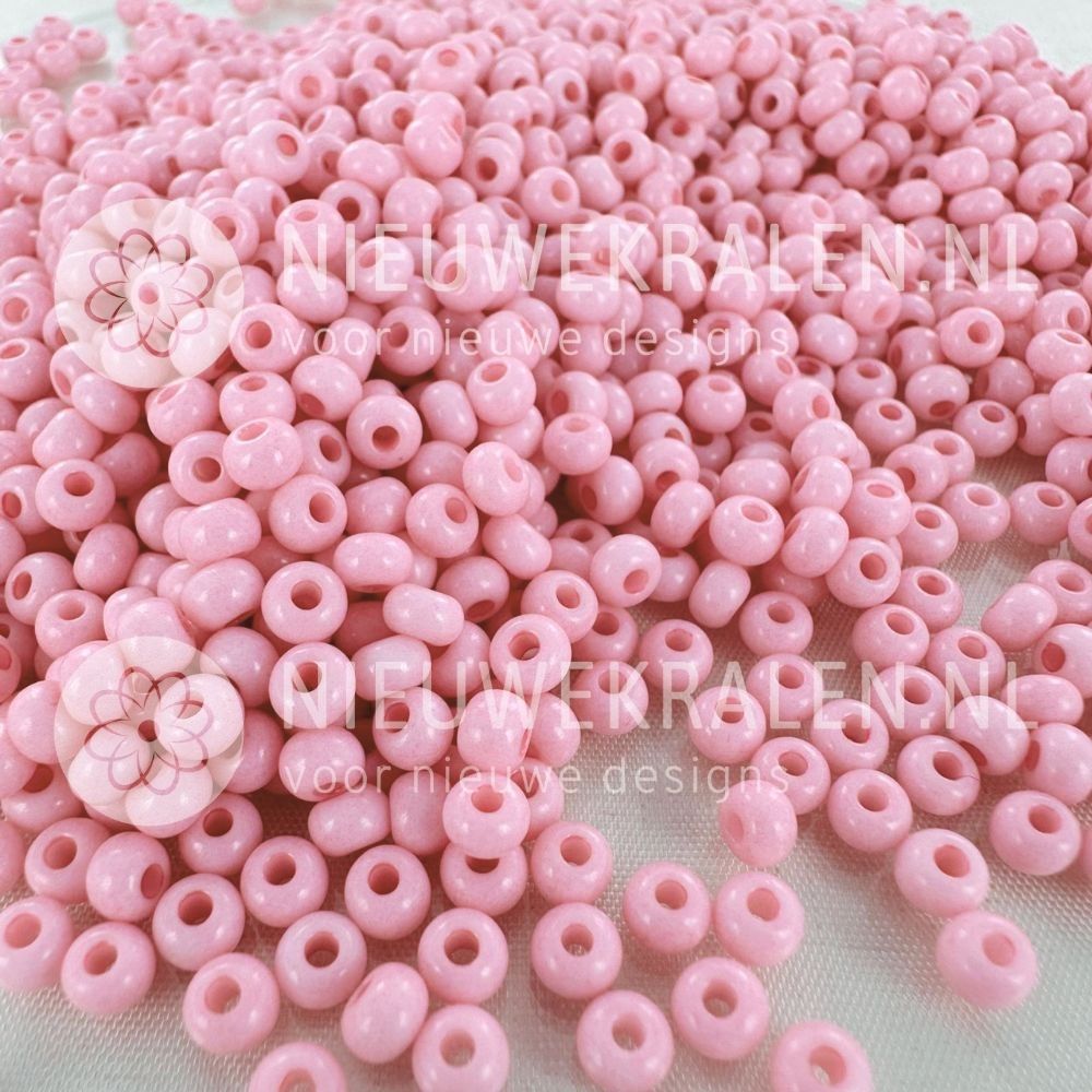 Preciosa rocailles 6/0 Powder Pink 03293 – roze Tsjechische glaskralen van ca. 4 mm