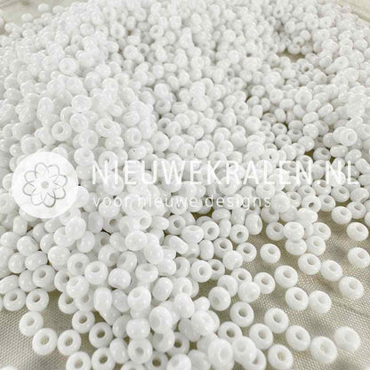 Preciosa rocailles 8/0 (3mm) opaque wit – uniforme Tsjechische glaskralen voor sieraden en borduren