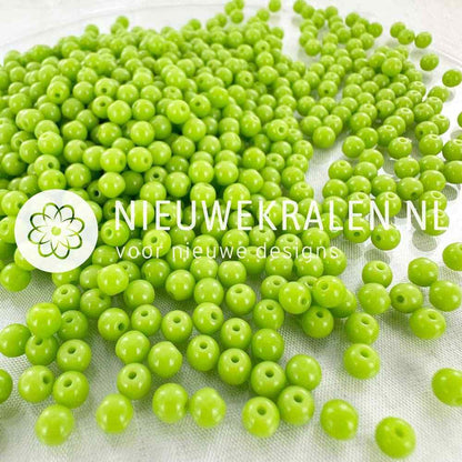 Pressed Beads glaskralen 4mm rond groen – Tsjechische Boheemse kralen, ideaal voor sieraden maken.