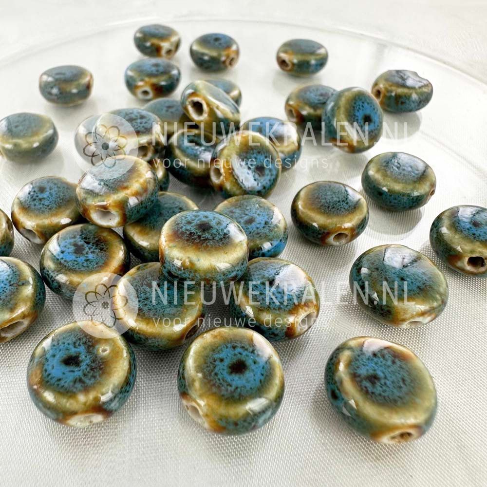 Raku kralen van porselein rond plat 12x6 mm in turquoise volgens Japanse aardewerktechniek