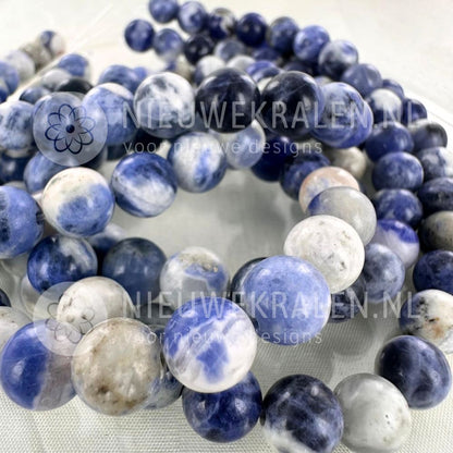 Sodaliet natuursteen kralen rond 8 mm met blauwe, witte en grijze kleurnuances