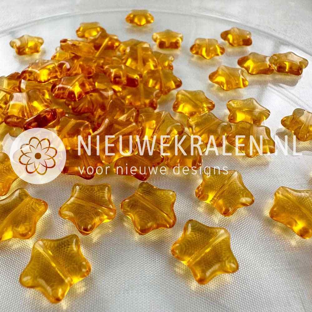 Sterretjes glaskralen 12 mm in de kleur transparant bruin – Tsjechisch glas, pressed beads, voor sieraden maken. Nieuwekralen.nl.