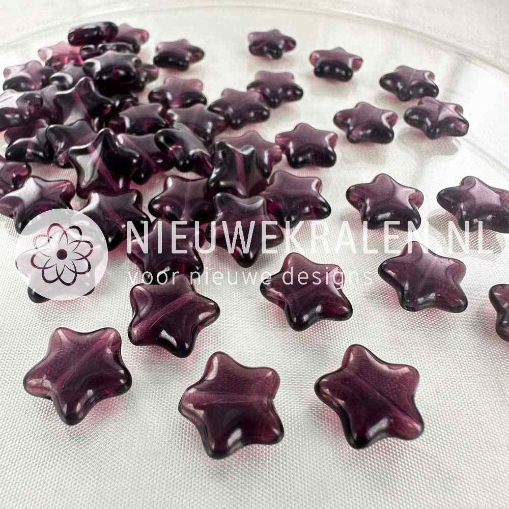 Sterretjes glaskralen 12 mm in de kleur transparant paars – Tsjechisch glas, pressed beads, voor sieraden maken. Nieuwekralen.nl.