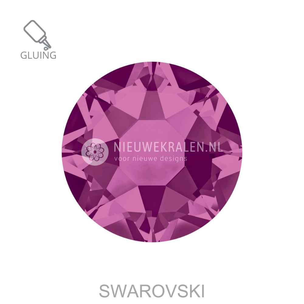 Swarovski plakstenen Non Hotfix Fuchsia (502) – luxe flatback kristallen zonder lijmlaag in een levendige, intens roze-paarse tint.