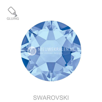 Swarovski plakstenen Non Hotfix SS16 Light Sapphire (211) – luxe flatback kristallen zonder lijmlaag in een lichtblauwe kristaltint.