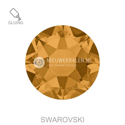 Swarovski plakstenen Non Hotfix Topaz (203) – luxe flatback kristallen zonder lijmlaag in een bruine tint met een gouden ondertoon.