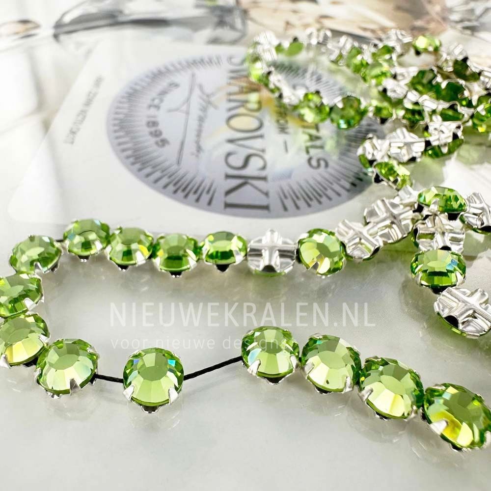 Swarovski Rose Montées SS30 Peridot (214) in zilverkleurige setting
