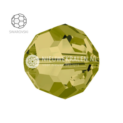 Swarovski Round Beads 6mm Khaki (550), kristalkralen in een warme, aardse groen kleur – facetgeslepen close-up productfoto.