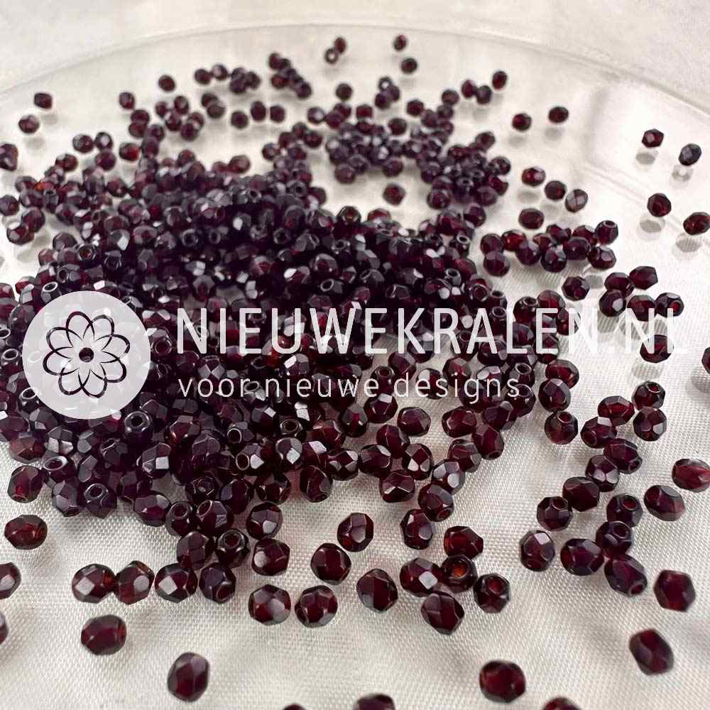 Tsjechische facet kralen 3 mm in de kleur donkerrood - Fire polished glaskralen van Preciosa.