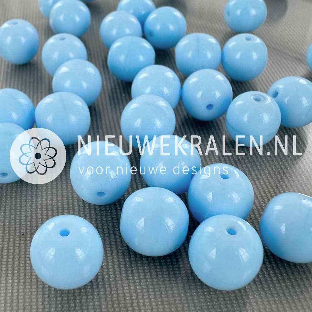 Tsjechische glaskralen rond 10mm babyblauw opaque – pressed beads Boheems glas
