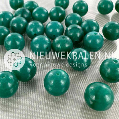Tsjechische glaskralen rond 10mm jadegroen opaque – pressed beads Boheems glas