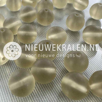 Tsjechische glaskralen rond 10mm mat grijs semi transparant – pressed beads Boheems glas